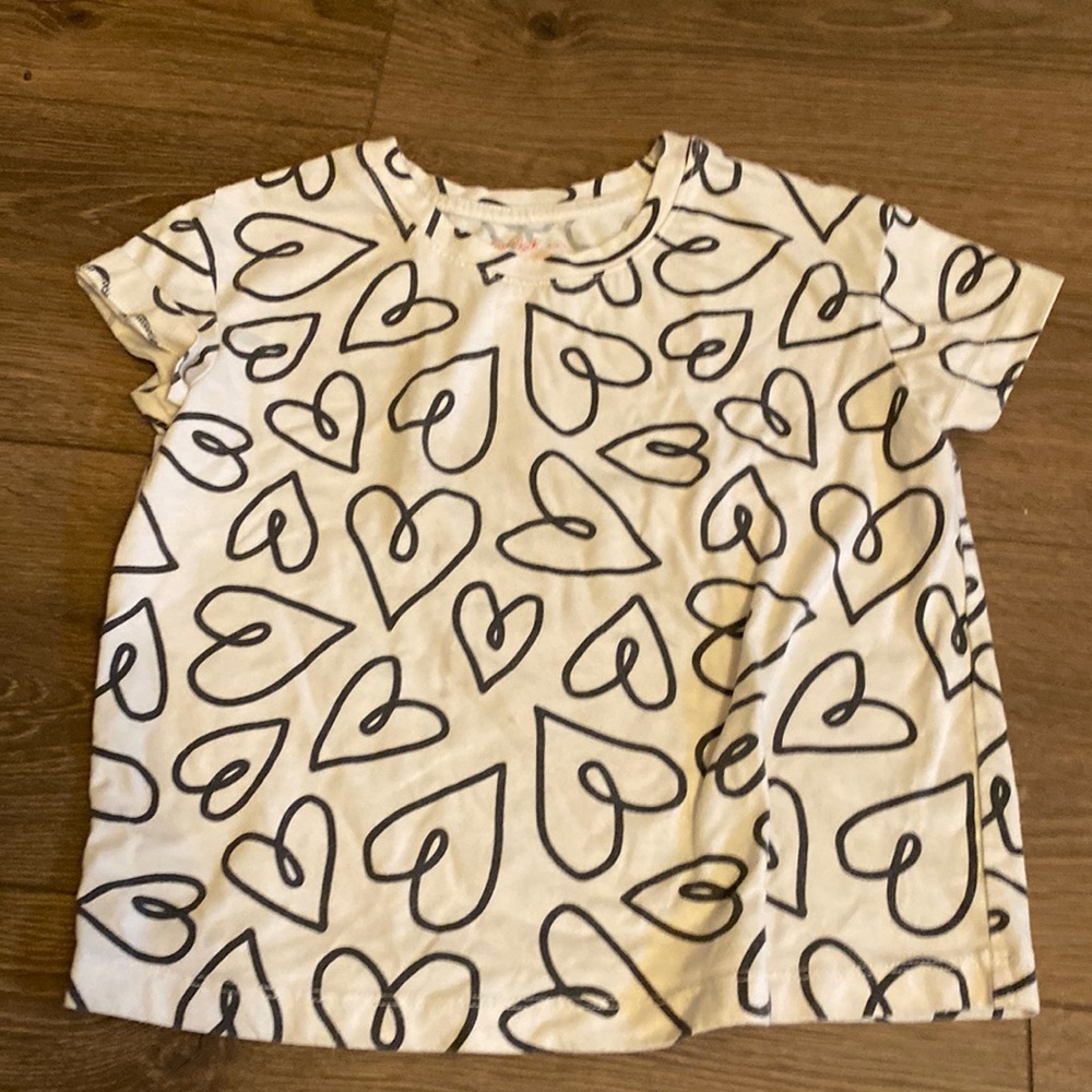 size small heart print t-shirt